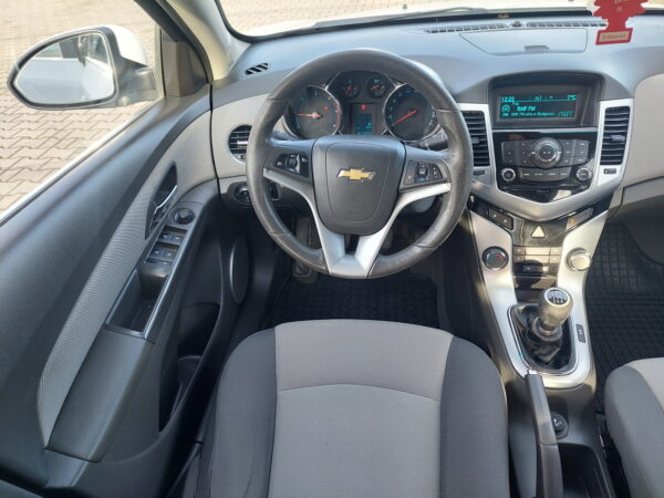 Chevrolet Cruze - obrazek 4
