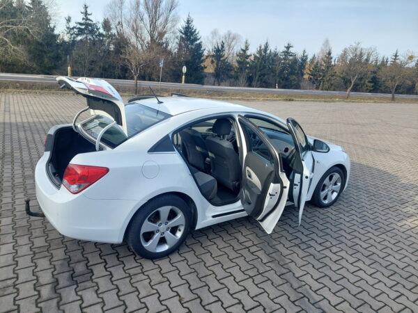 Chevrolet Cruze - obrazek 3