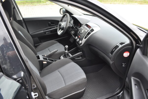 Kia ceed kombi benzyna - obrazek 11