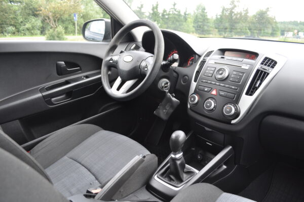 Kia ceed kombi benzyna - obrazek 14