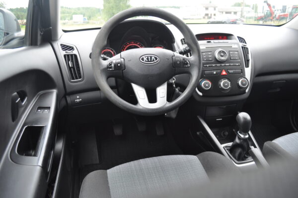 Kia ceed kombi benzyna - obrazek 16