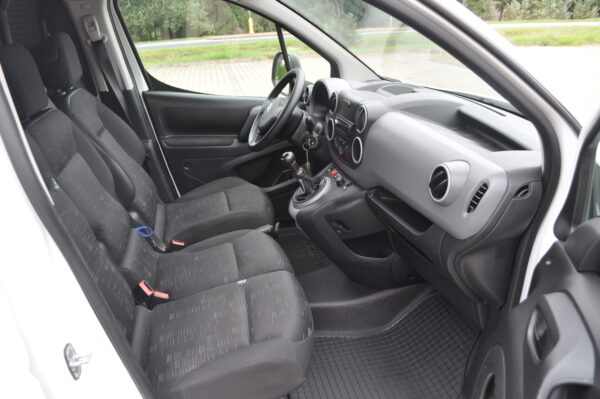 Citroen Berlingo trzy osobowy - obrazek 6