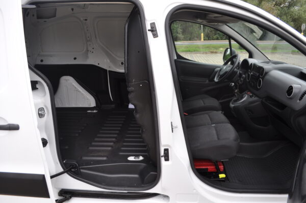 Citroen Berlingo trzy osobowy - obrazek 9