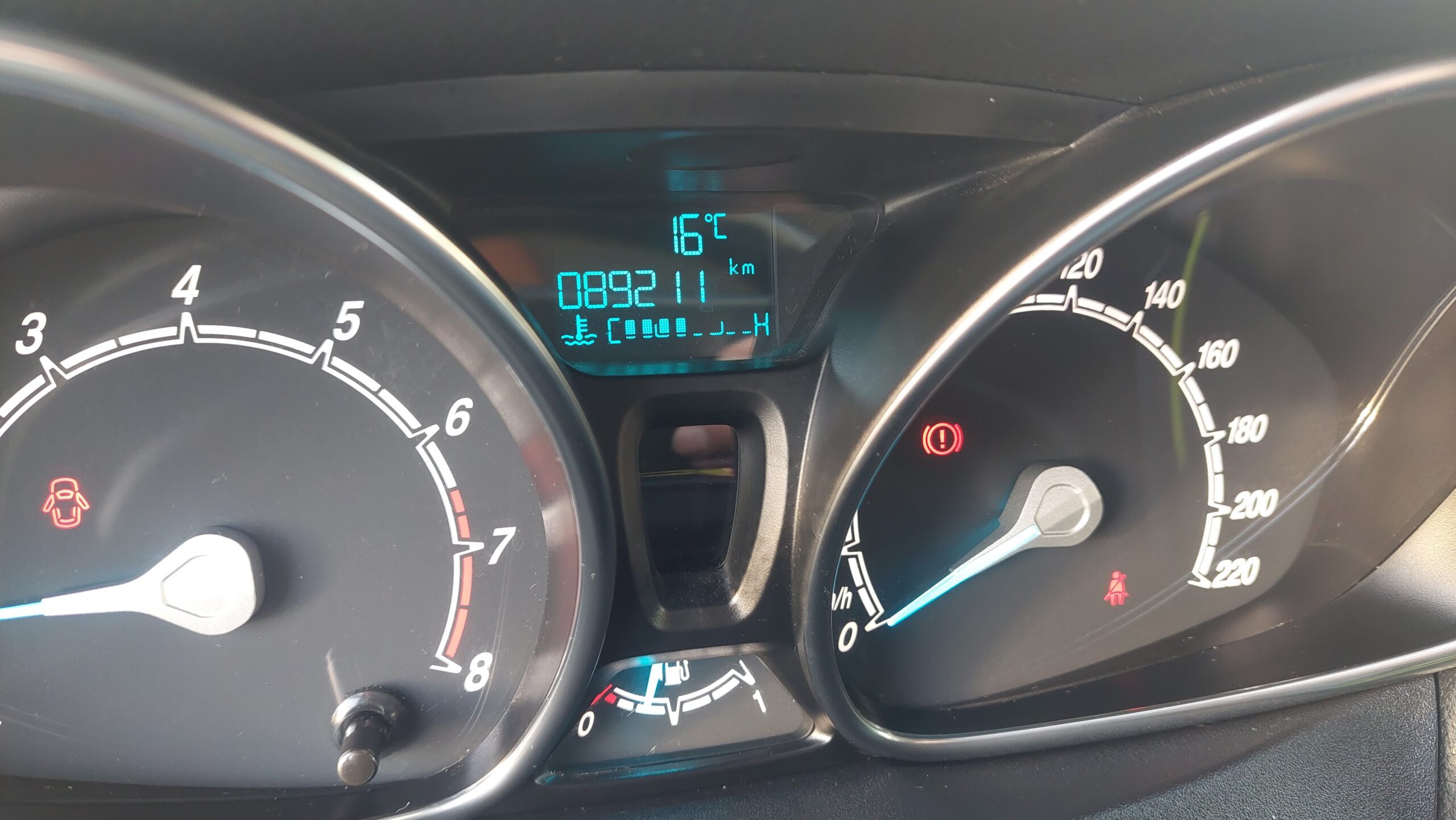 Ford B-Max 2017r benzyna mały przebieg - obrazek 18