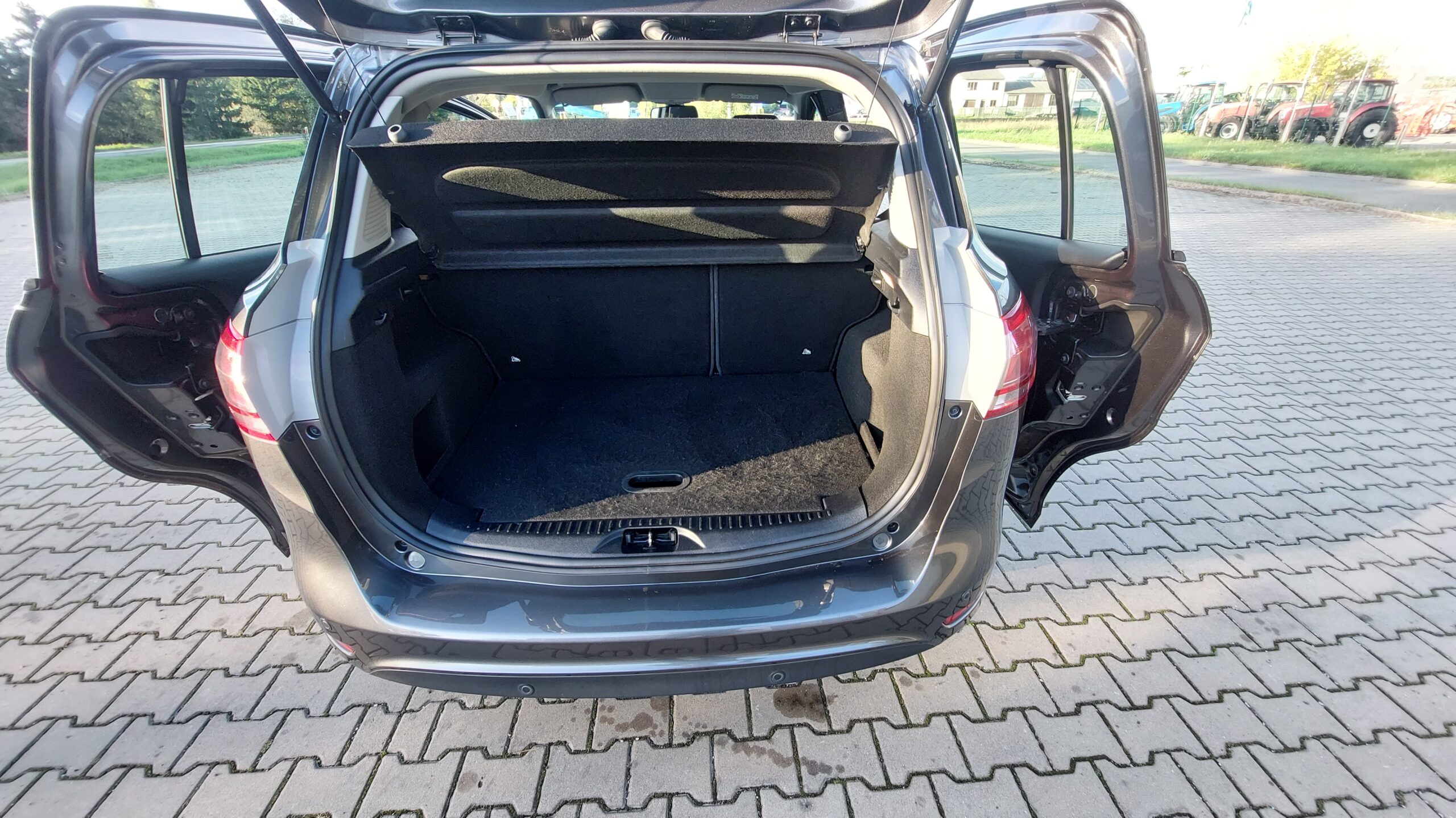 Ford B-Max 2017r benzyna mały przebieg - obrazek 19