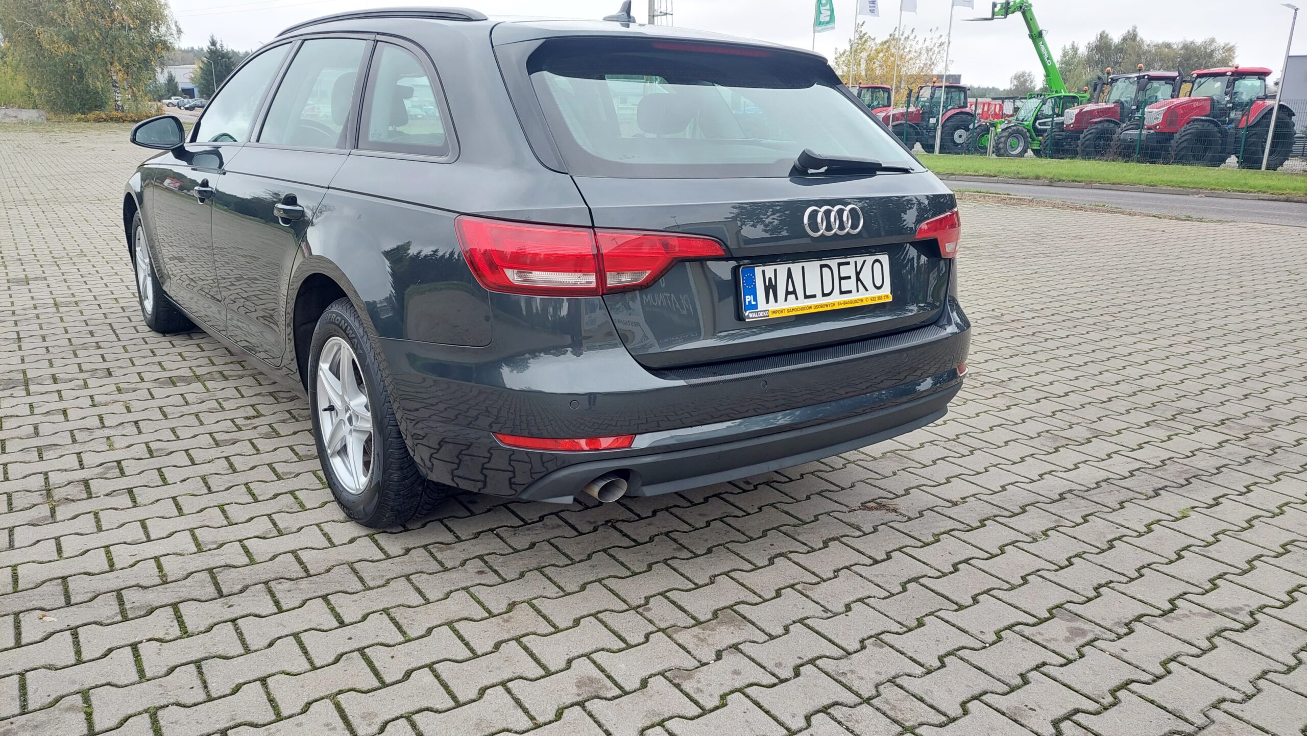 Audi A4 B9 2017r 150 koni automat - obrazek 4