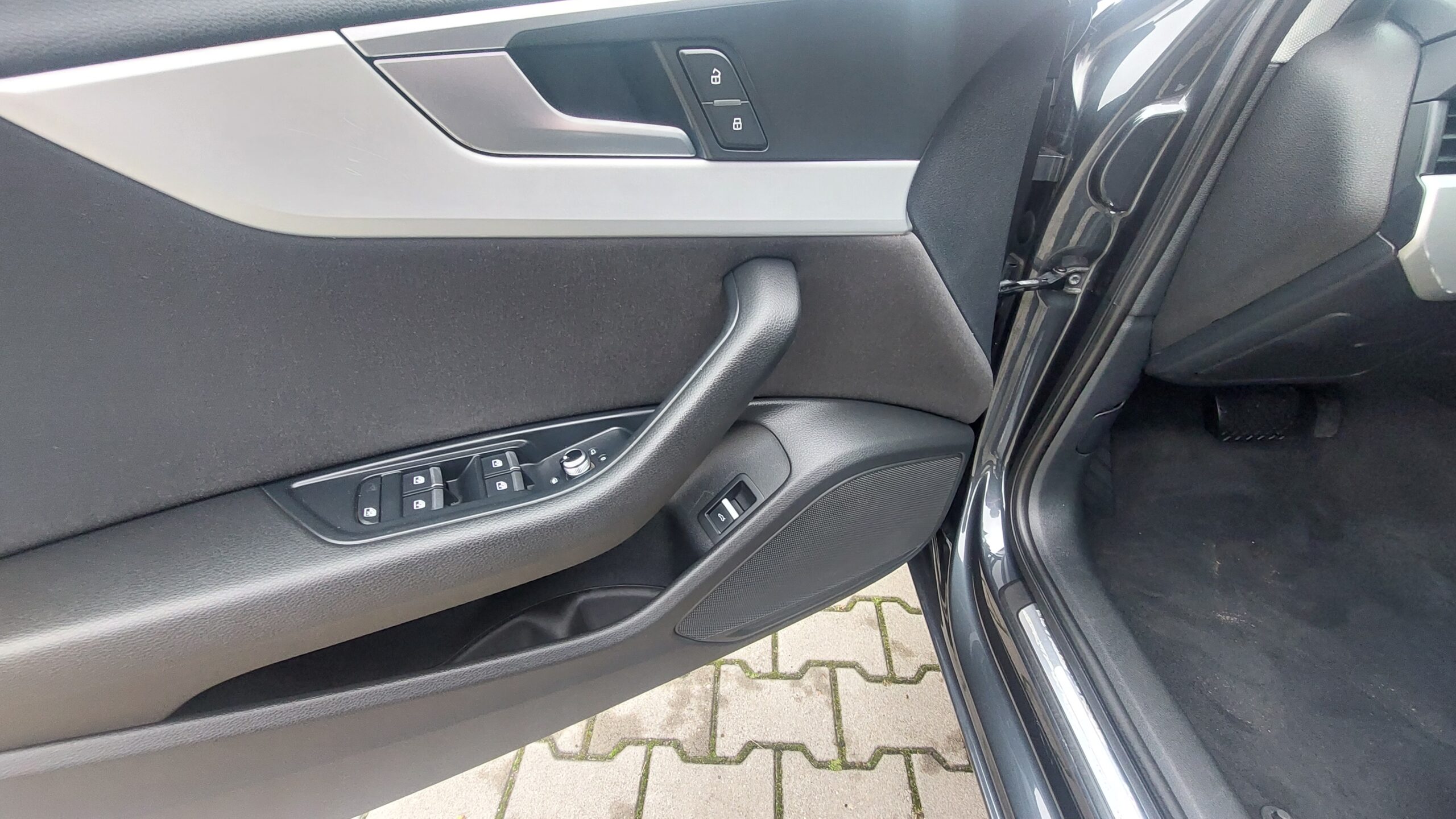 Audi A4 B9 2017r 150 koni automat - obrazek 11