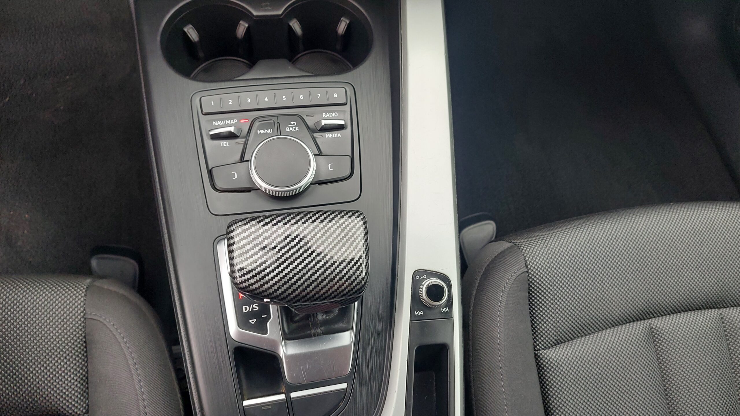 Audi A4 B9 2017r 150 koni automat - obrazek 14