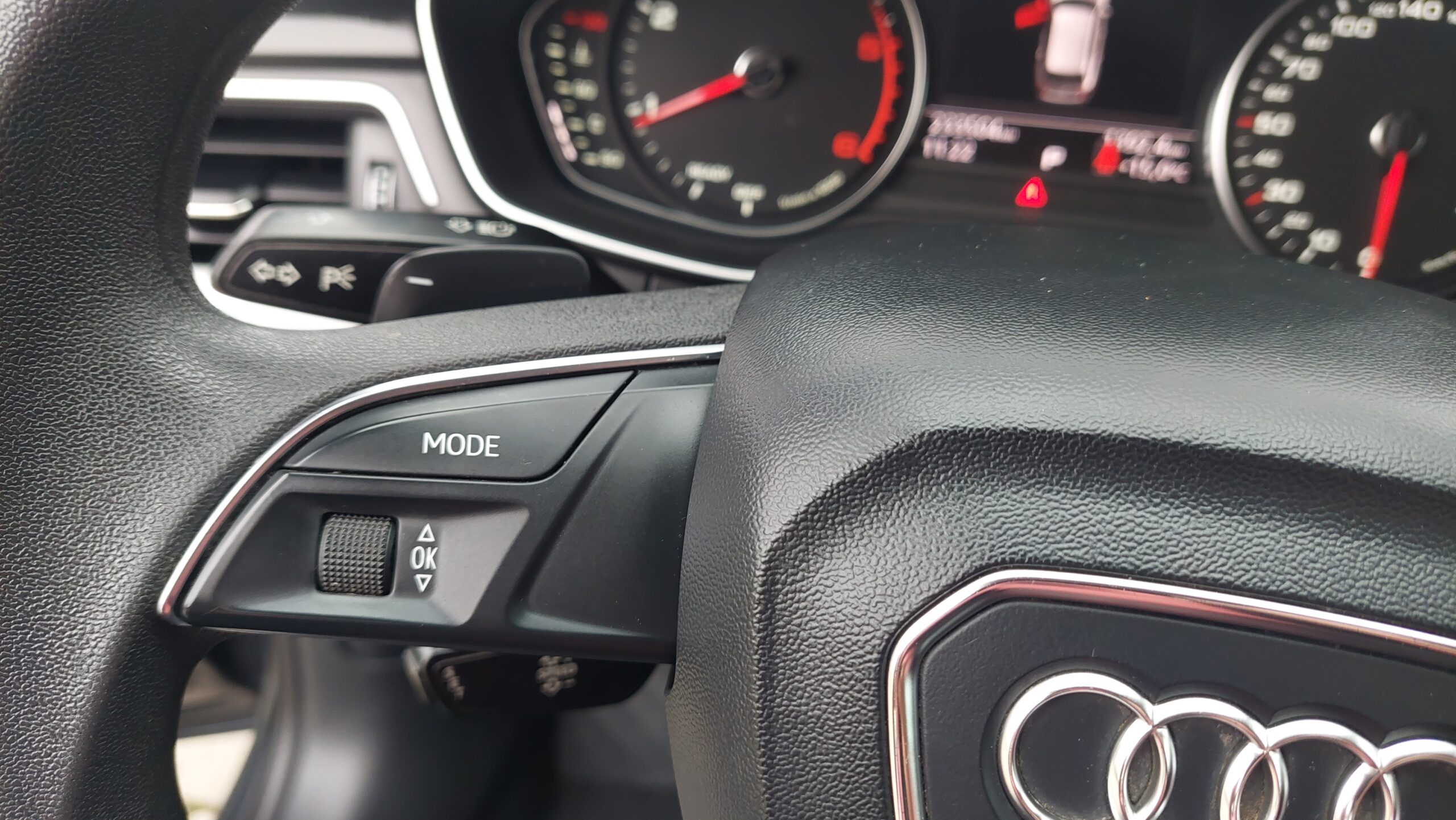 Audi A4 B9 2017r 150 koni automat - obrazek 17