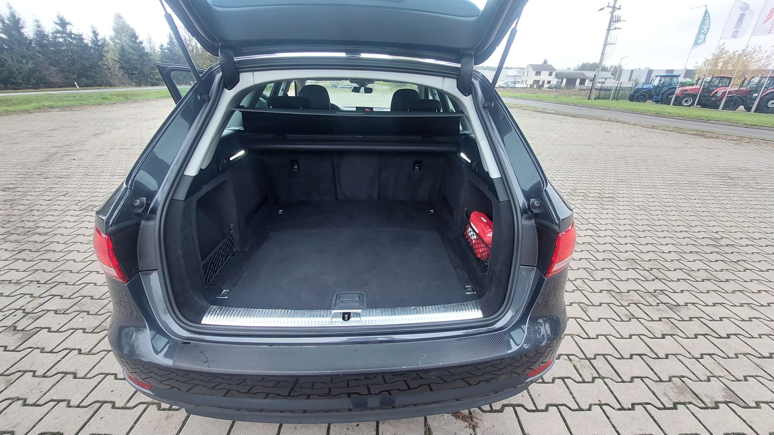 Audi A4 B9 2017r 150 koni automat - obrazek 21