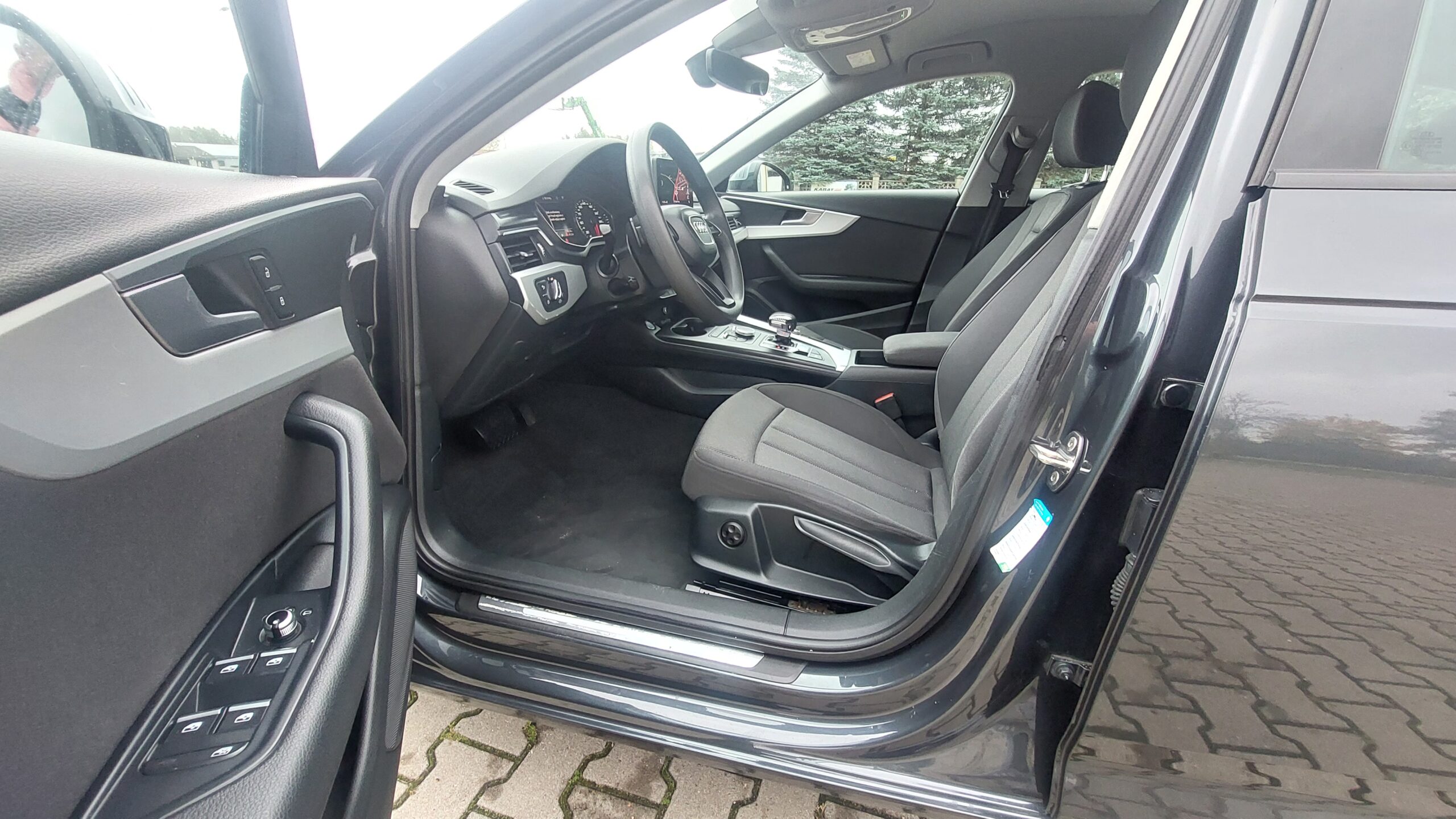 Audi A4 B9 2017r 150 koni automat - obrazek 26