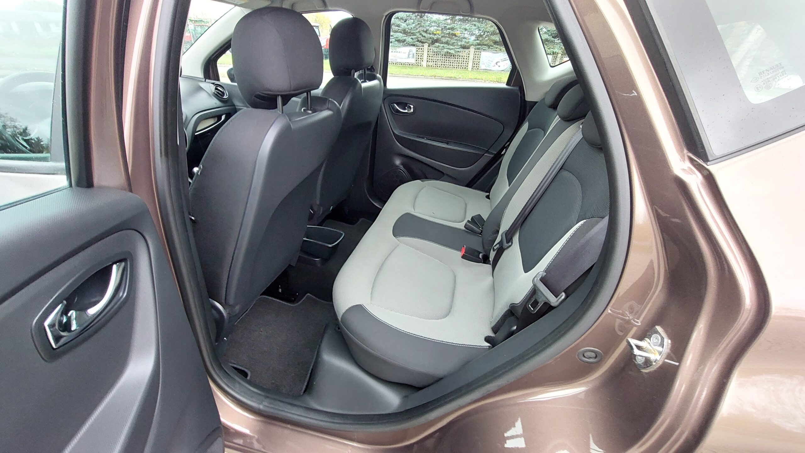 Renault Captur 1.5 Diesel 2015r Super Stan - obrazek 6