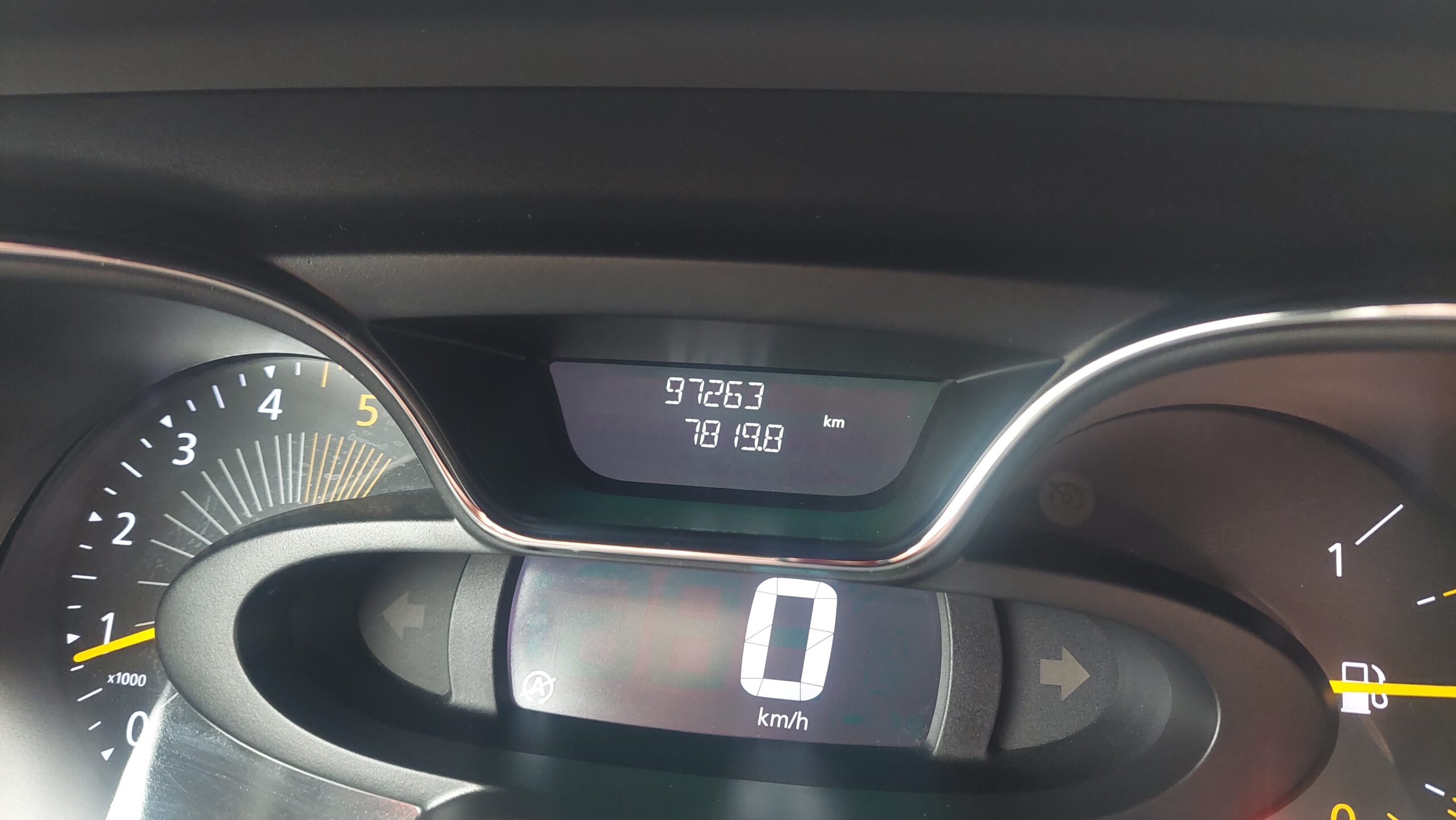 Renault Captur 1.5 Diesel 2015r Super Stan - obrazek 14