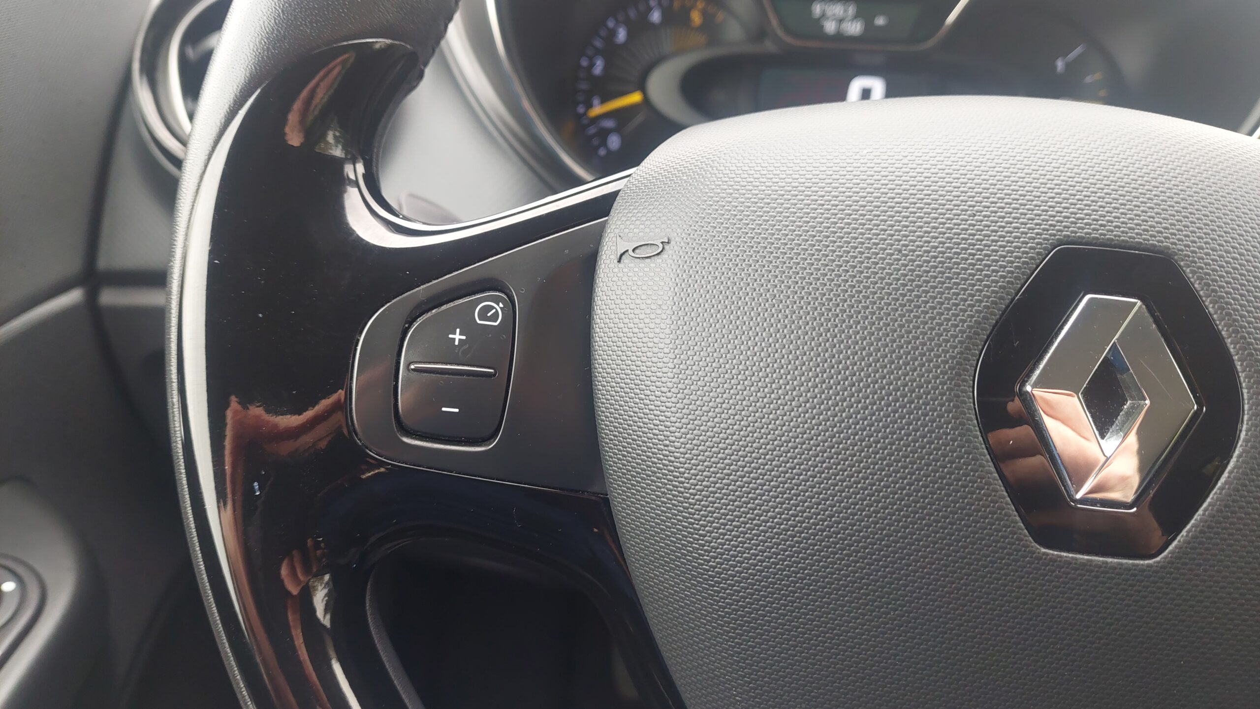 Renault Captur 1.5 Diesel 2015r Super Stan - obrazek 15