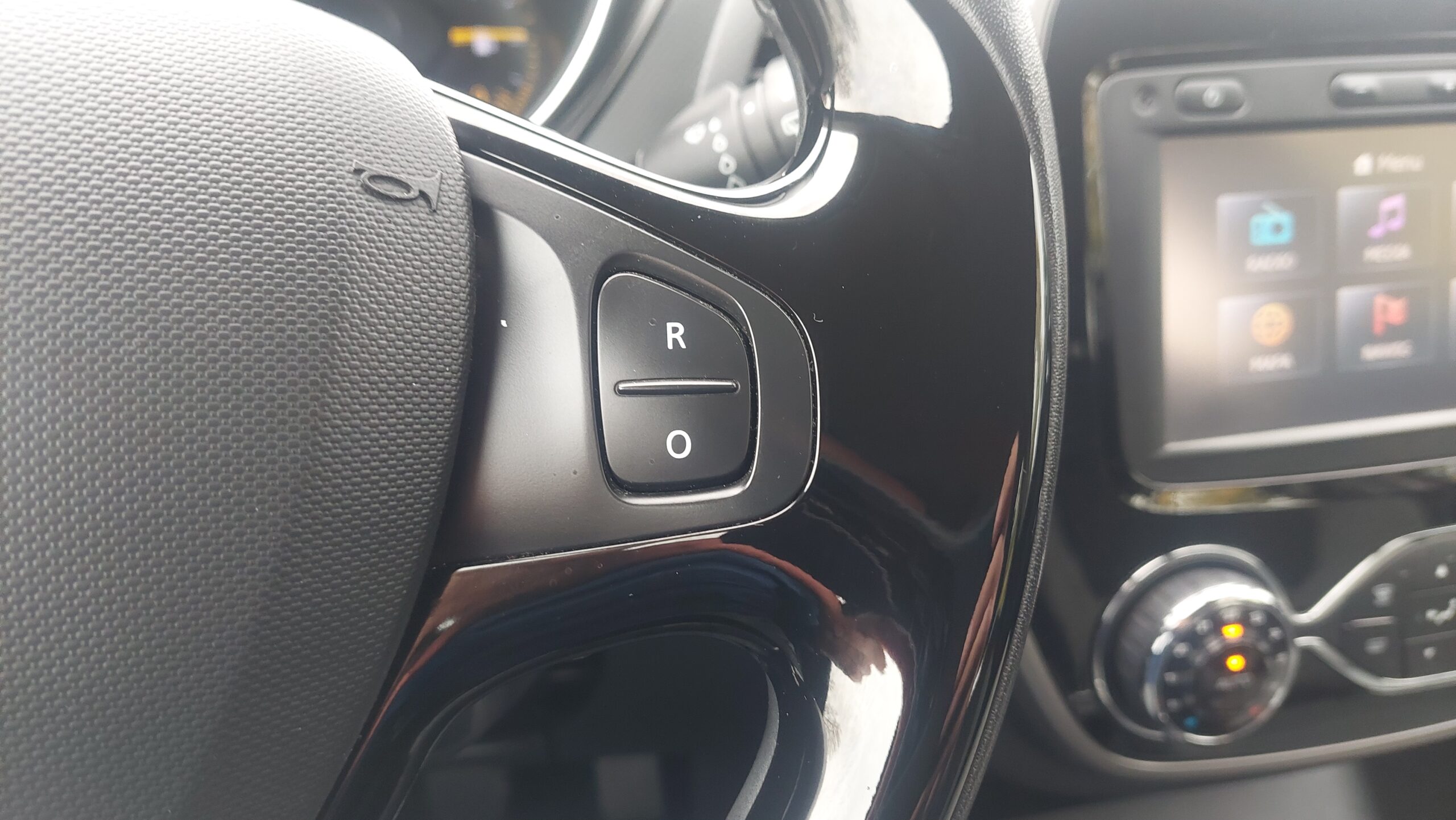 Renault Captur 1.5 Diesel 2015r Super Stan - obrazek 16