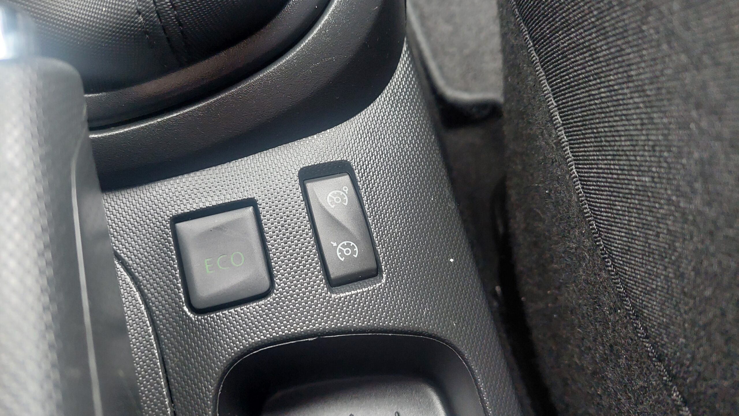 Renault Captur 1.5 Diesel 2015r Super Stan - obrazek 17