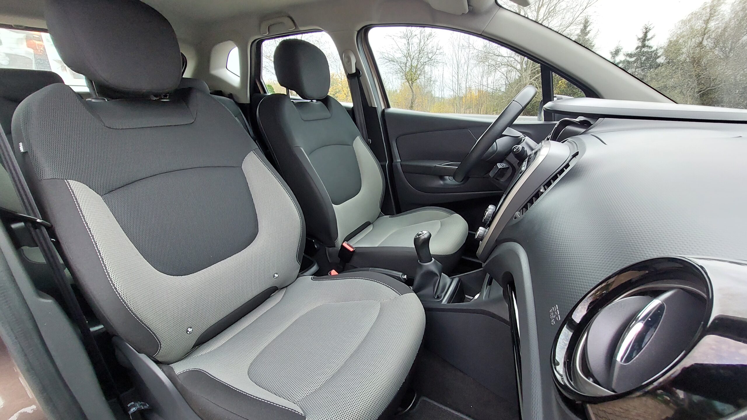 Renault Captur 1.5 Diesel 2015r Super Stan - obrazek 20